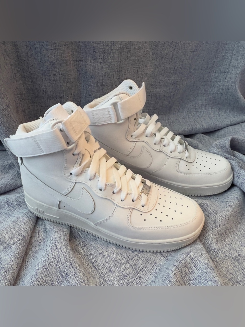 Nike White Women's Air Force 1 High Top Sneakers